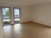 Große helle Wohnung mit toller Dachterrasse, bezugsfrei - Wohnenzimmer 1